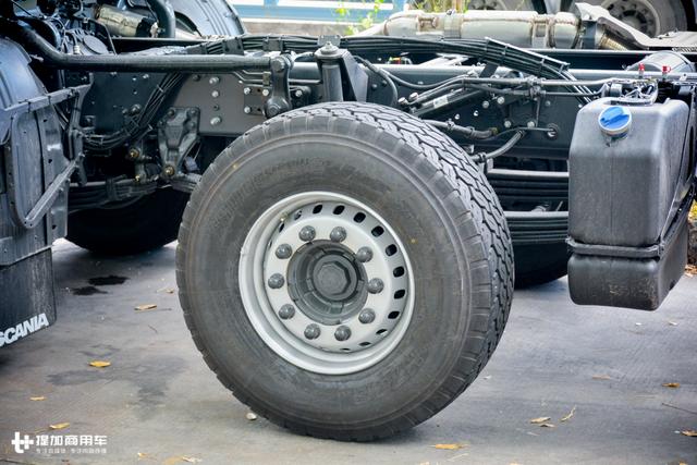 价值几百万，也许是最贵的混凝土泵车底盘，斯堪尼亚5轴卡车实拍 - 第12张