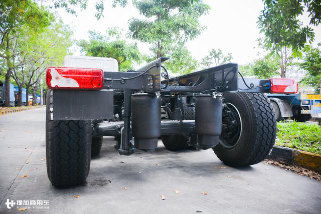 价值几百万，也许是最贵的混凝土泵车底盘，斯堪尼亚5轴卡车实拍 - 第10张