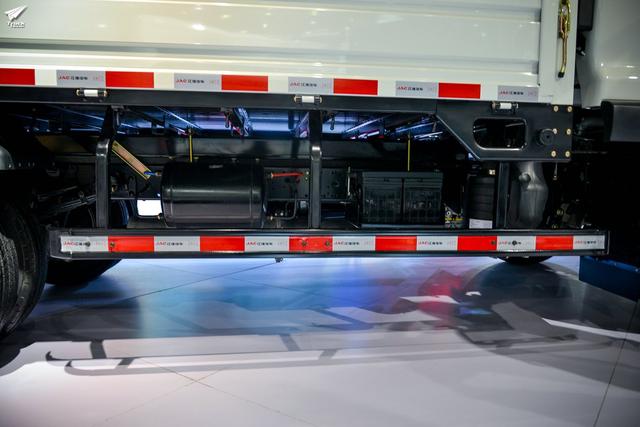 轻卡技术就看江淮? 江淮新款骏铃H轻卡实拍 - 第14张 - 提加商用车网 轻卡技术就看江淮? 江淮新款骏铃H轻卡实拍 - 第14张