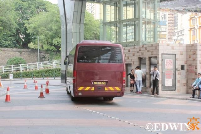 奔驰也有“考斯特”车型?仅有一代的奔驰Medio中巴实拍 - 第9张 - 提加商用车网 奔驰也有“考斯特”车型?仅有一代的奔驰Medio中巴实拍 - 第9张