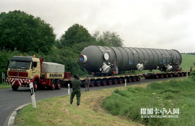 50多米的卡车您见过吗?这些卡车的长度挑战您的想象 - 第2张 - 提加商用车网 50多米的卡车您见过吗?这些卡车的长度挑战您的想象 - 第2张