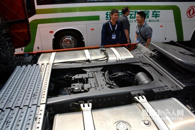 欧洲范+刹车制动配置较高 东风天龙旗舰4X2高端车型图解 - 第10张 - 提加商用车网 欧洲范+刹车制动配置较高 东风天龙旗舰4X2高端车型图解 - 第10张