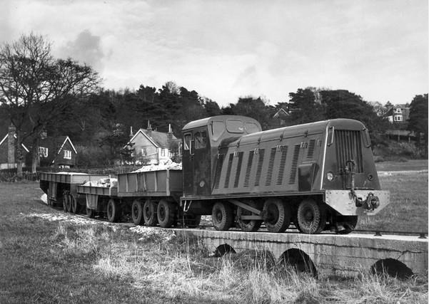 不走寻常路 这些卡车竟然在火车铁轨上飞驰 - 第3张 - 提加商用车网 不走寻常路 这些卡车竟然在火车铁轨上飞驰 - 第3张