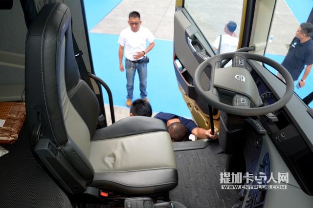 世界第一安全是什么程度？沃尔沃最新款FH牵引车图解 - 第18张