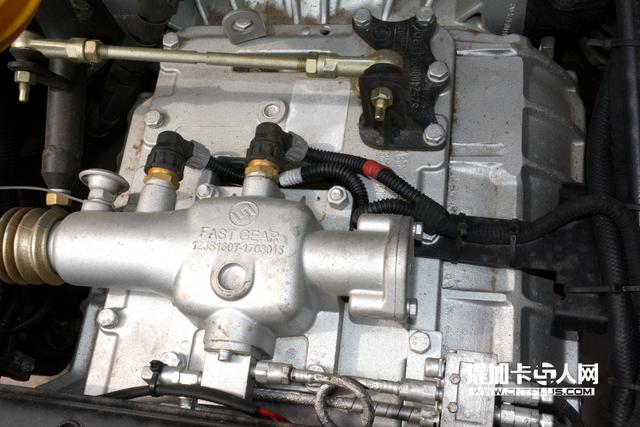 为新生代司机打造?德龙X3000黄金版大马力牵引车图解 - 第19张 - 提加商用车网 为新生代司机打造?德龙X3000黄金版大马力牵引车图解 - 第19张