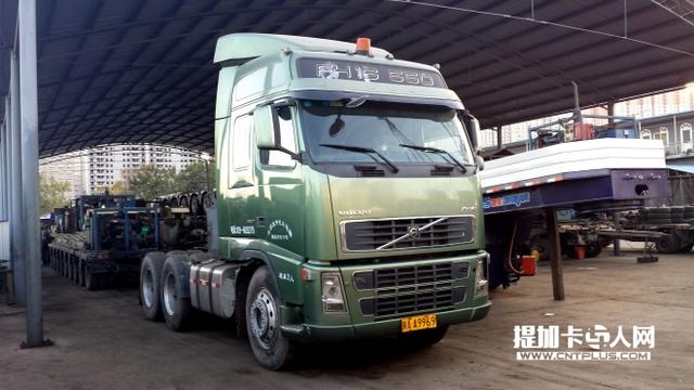 有300万一台的卡车 这家货运公司就是一个中外卡车博物馆