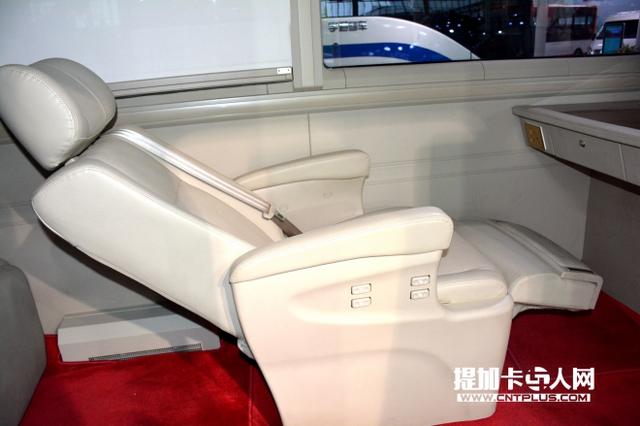 售价70万左右  宇通T7中巴商务车豪华版实拍 - 第11张 - 提加商用车网 售价70万左右  宇通T7中巴商务车豪华版实拍 - 第11张