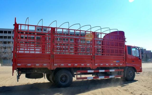 货车三限新政实施 9.6米单桥载货车将成快递行业新宠? - 第1张 - 提加商用车网 货车三限新政实施 9.6米单桥载货车将成快递行业新宠? - 第1张