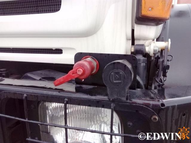 硬派拖拉机?奔驰乌尼莫克U4000越野卡车深度解析 - 第7张 - 提加商用车网 硬派拖拉机?奔驰乌尼莫克U4000越野卡车深度解析 - 第7张