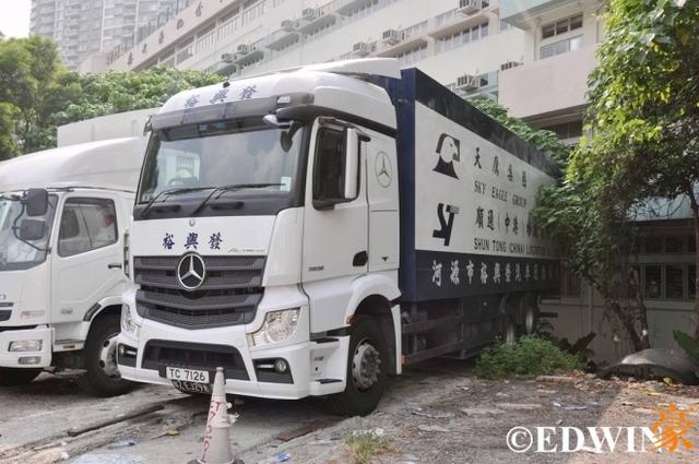 经典的日系卡车这里都有？ 香港街头某货运停车场实拍 - 第22张