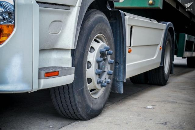 和国内版本有何不同?港版东风天龙牵引车实拍 - 第5张 - 提加商用车网 和国内版本有何不同?港版东风天龙牵引车实拍 - 第5张