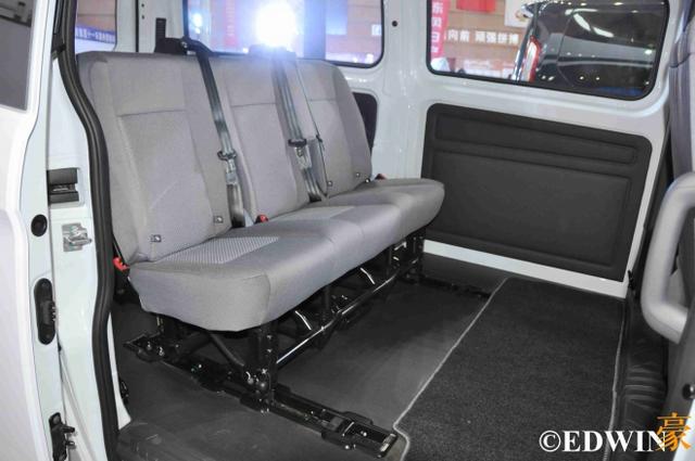 还是国内特供版?福特换代新全顺实拍 - 第32张 - 提加商用车网 还是国内特供版?福特换代新全顺实拍 - 第32张