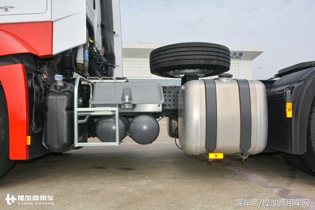 这辆6X4的奔驰Actros牵引车只有一个卧铺,它到底是用来运啥的? - 第20张 - 提加商用车网 这辆6X4的奔驰Actros牵引车只有一个卧铺,它到底是用来运啥的? - 第20张