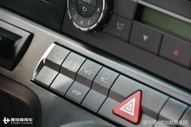 这辆6X4的奔驰Actros牵引车只有一个卧铺,它到底是用来运啥的? - 第19张 - 提加商用车网 这辆6X4的奔驰Actros牵引车只有一个卧铺,它到底是用来运啥的? - 第19张