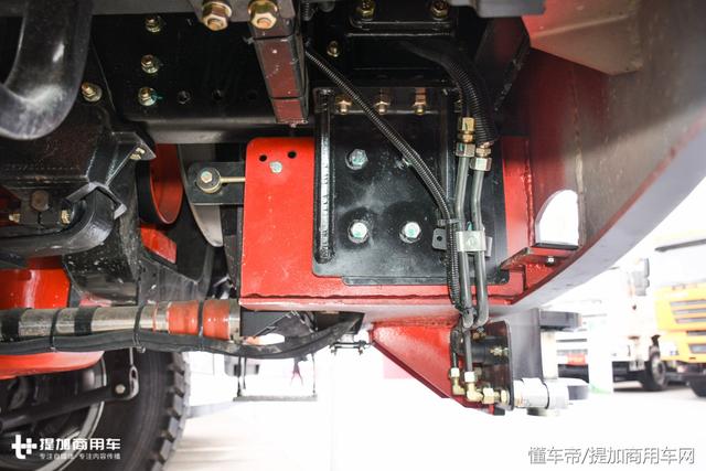 600马力能拉250吨,国产最强8x8,陕汽德龙X3000大件牵引车详解 - 第14张 - 提加商用车网 600马力能拉250吨,国产最强8x8,陕汽德龙X3000大件牵引车详解 - 第14张