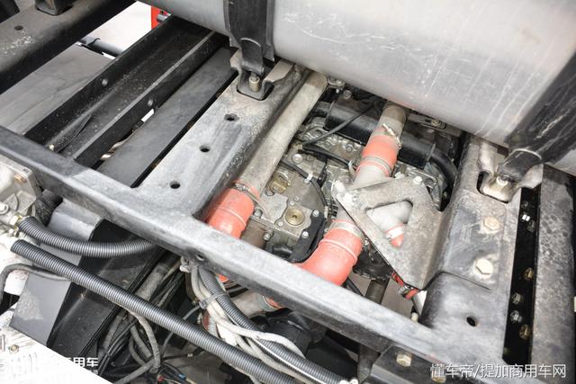 600马力能拉250吨,国产最强8x8,陕汽德龙X3000大件牵引车详解 - 第28张 - 提加商用车网 600马力能拉250吨,国产最强8x8,陕汽德龙X3000大件牵引车详解 - 第28张