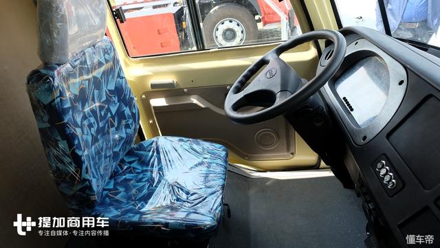 外观很Q萌,承载性可比轻卡厢货,恒天新楚风电动售货面包车实拍 - 第8张 - 提加商用车网 外观很Q萌,承载性可比轻卡厢货,恒天新楚风电动售货面包车实拍 - 第8张