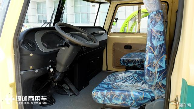 外观很Q萌,承载性可比轻卡厢货,恒天新楚风电动售货面包车实拍 - 第7张 - 提加商用车网 外观很Q萌,承载性可比轻卡厢货,恒天新楚风电动售货面包车实拍 - 第7张