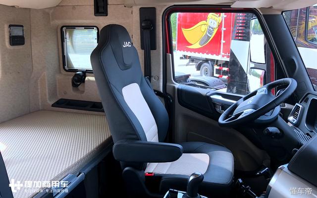 无线充电+车载wifi，自重8.3吨，江淮格尔发长头卡车正式亮相