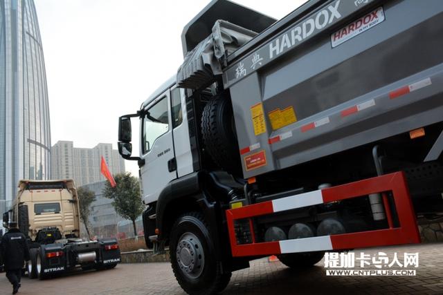 加上装总价超过40万？中国重汽汕德卡新款自卸车实拍 - 第12张