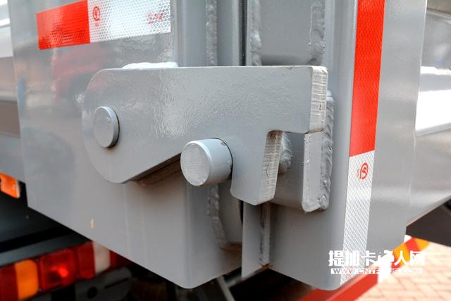 加上装总价超过40万？中国重汽汕德卡新款自卸车实拍 - 第17张