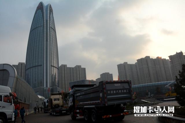 重汽最强技术卡车亮相 汕德卡今年目标还是国产第一高端重卡 - 第1张 - 提加商用车网 重汽最强技术卡车亮相 汕德卡今年目标还是国产第一高端重卡 - 第1张