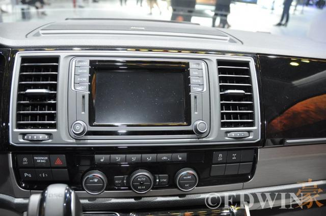 7座车型竟然有房车的豪华配置 大众T6野营车实拍评测 - 第24张 - 提加商用车网 7座车型竟然有房车的豪华配置 大众T6野营车实拍评测 - 第24张