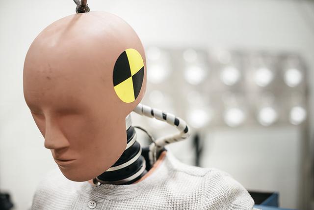 空调、冰箱、微波炉全都有,卧铺106cm宽,沃尔沃长头卡车VNL详解 - 第48张 - 提加商用车网 空调、冰箱、微波炉全都有,卧铺106cm宽,沃尔沃长头卡车VNL详解 - 第48张