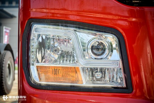 外观改款,配置向X3000看齐,陕汽新M3000牵引车图解 - 第5张 - 提加商用车网 外观改款,配置向X3000看齐,陕汽新M3000牵引车图解 - 第5张