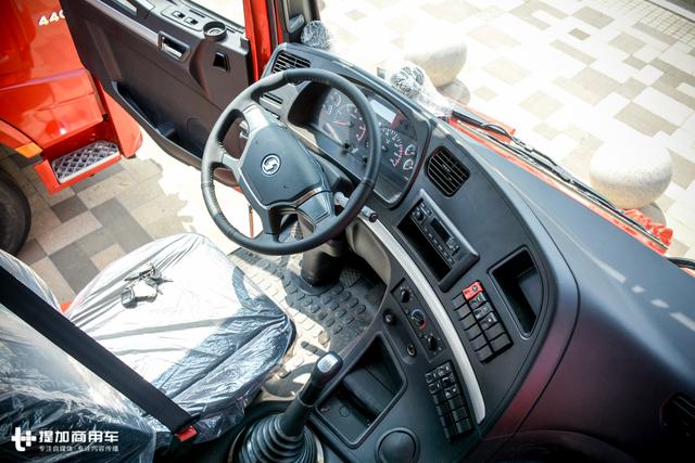 外观改款,配置向X3000看齐,陕汽新M3000牵引车图解 - 第11张 - 提加商用车网 外观改款,配置向X3000看齐,陕汽新M3000牵引车图解 - 第11张