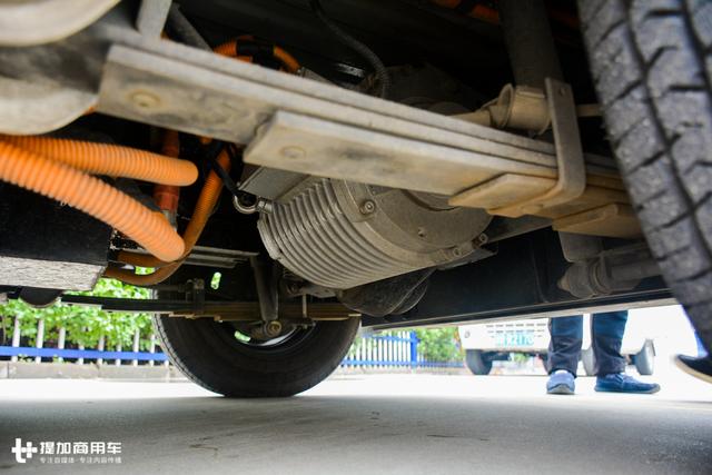 拉货的面包车也流行纯电动了？恒天纯电动面包物流车深度体验评测 - 第10张