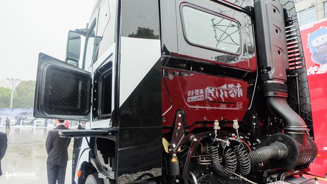 配置堪比房车，还是最帅的江淮重卡，格尔发K7深度解析