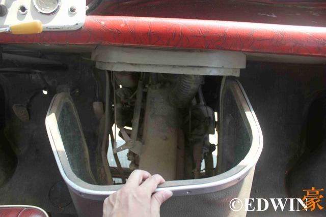 奔驰也有经典面包车？古董级的奔驰O319迷你巴士实拍 - 第33张