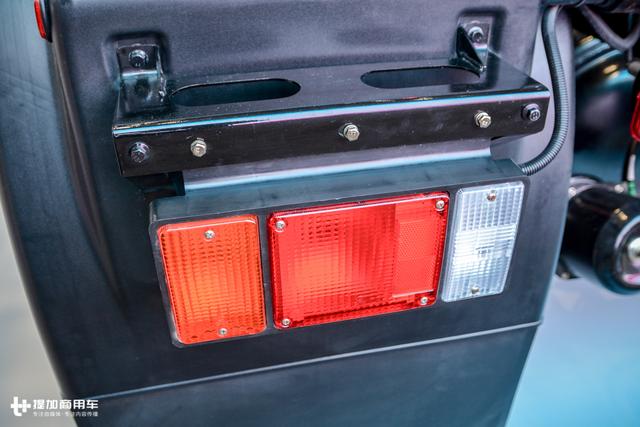 诚意呢？40多万的庆铃新款巨咖重卡，车钥匙还不如面包车的 - 第36张