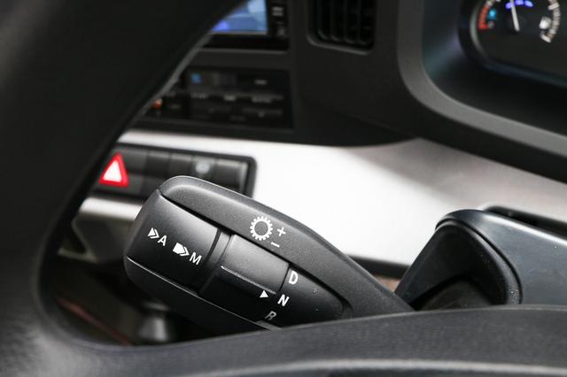 后视镜都有雨刮器，奢华到不敢想象？日本三菱新款重卡详解