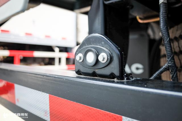 看到配置怕买不起,帅铃轻卡配自动大灯和倒车雷达 - 第12张 - 提加商用车网 看到配置怕买不起,帅铃轻卡配自动大灯和倒车雷达 - 第12张