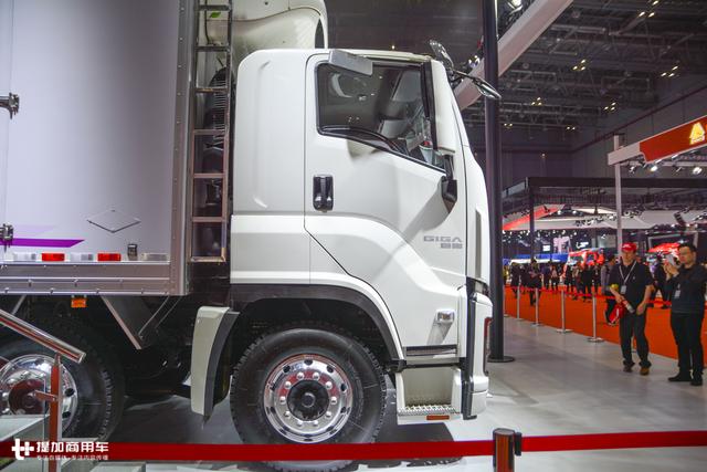 庆铃引进了最帅的五十铃新款重卡,可惜内饰配置太低不够厚道 - 第5张 - 提加商用车网 庆铃引进了最帅的五十铃新款重卡,可惜内饰配置太低不够厚道 - 第5张