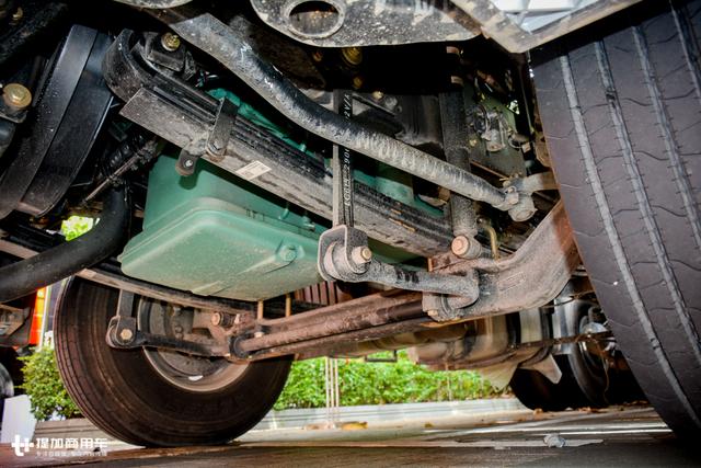 千升大油箱+近一米超宽卧铺？500马力解放新J6P重卡详解 - 第17张