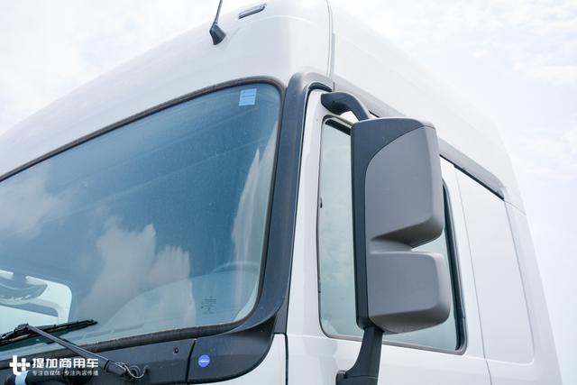 电视转播车为何都用进口卡车底盘？这台奔驰单桥载货车告诉您 - 第7张