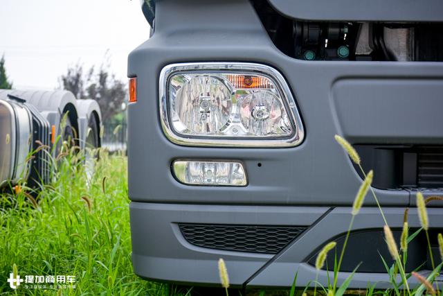 电视转播车为何都用进口卡车底盘？这台奔驰单桥载货车告诉您 - 第8张