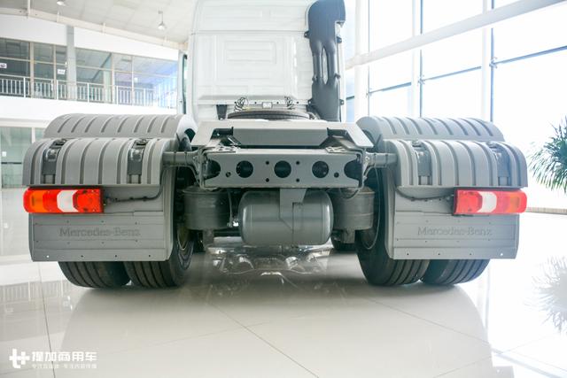 许多功能国产卡车现在都没有？这款奔驰9年前的重卡车型依然领先 - 第17张