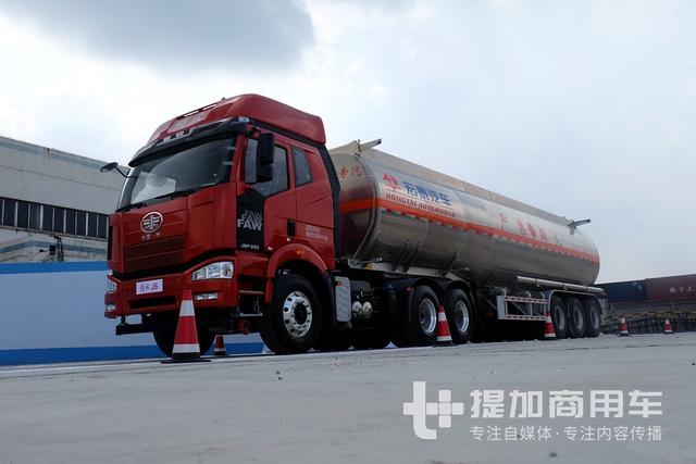 自重最轻7.9吨，10万公里长换油，解放J6危化品牵引车详解 - 第1张