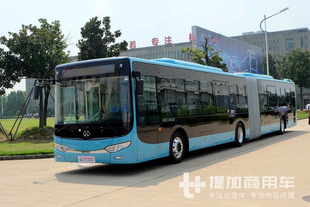 平地板+空气悬架，能装超过160人，北汽长江18米BRT公交实拍 - 第4张