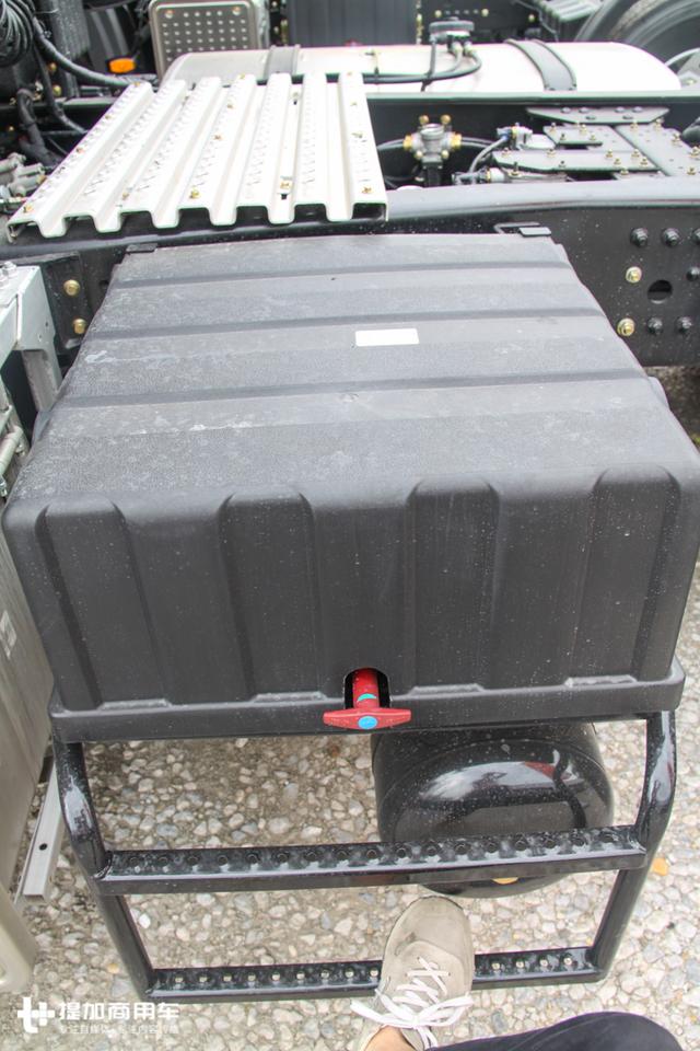 马力加大自重减低，售价40万左右，如今的天龙旗舰重卡已趋成熟？