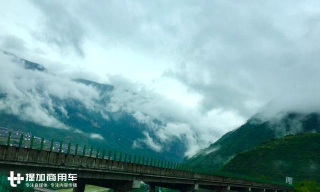 开起来有那么骄傲？这位老司机把斯堪尼亚卡车开出了飞机的感觉 - 第6张