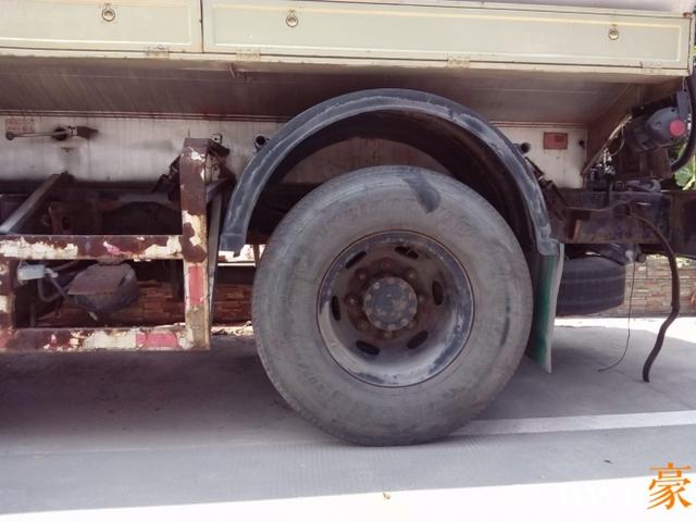 又一台 20多年的日野GN右舵油罐卡车仍在服役 - 第30张 - 提加商用车网 又一台 20多年的日野GN右舵油罐卡车仍在服役 - 第30张