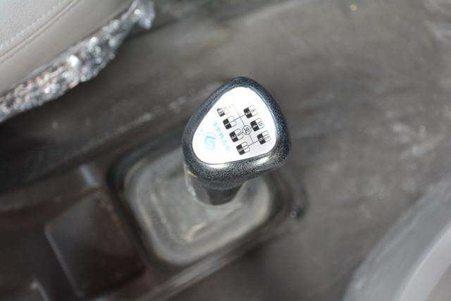 竟然是比赛用车  柳汽T7长头卡车低配版实拍 - 第10张