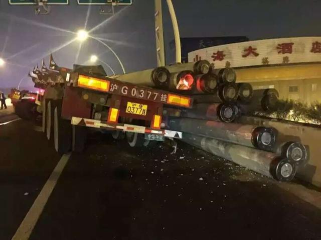 断桥王再“闯祸” 压垮上海中环大桥的卡车又是它 - 第2张