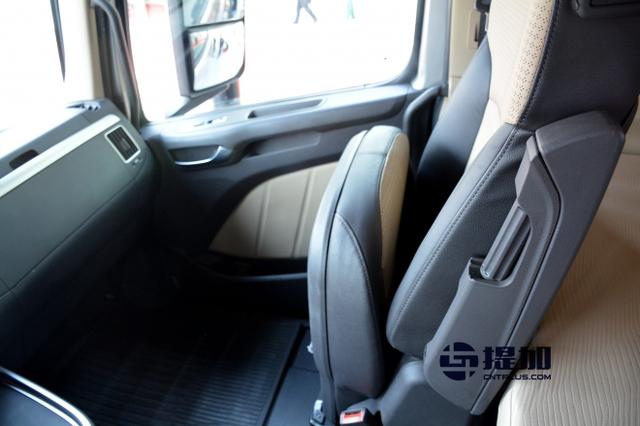 来自韩国的卡车 四川现代创虎旗舰重卡图解