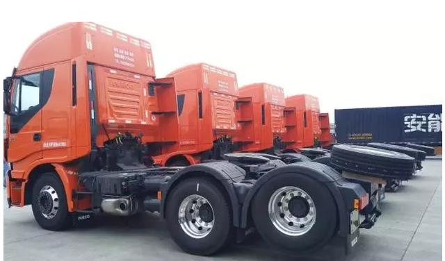 真“壕” 这家物流公司一口气购入4辆进口依维柯卡车 - 第3张 - 提加商用车网 真“壕” 这家物流公司一口气购入4辆进口依维柯卡车 - 第3张